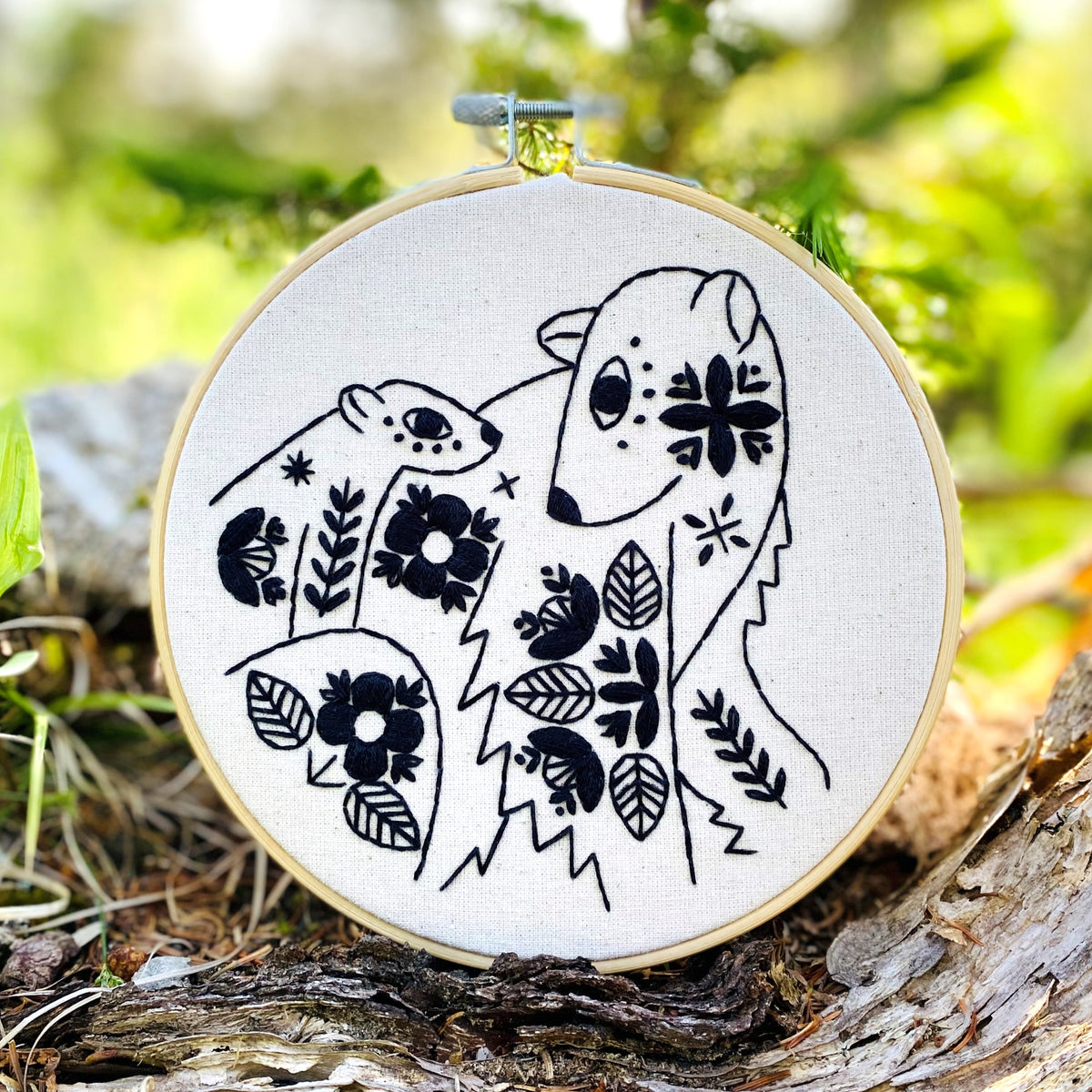 Folk Polar Bears Embroidery PDF Download - English and French