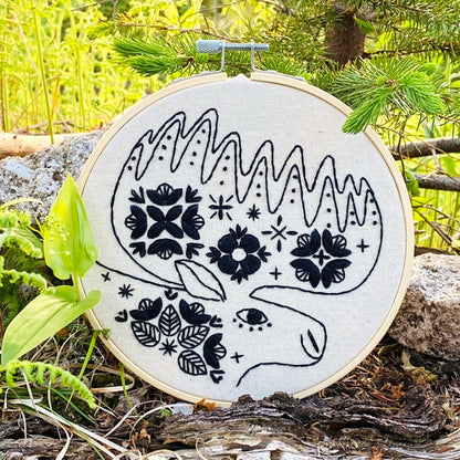 Folk Moose Embroidery PDF Download - English and French